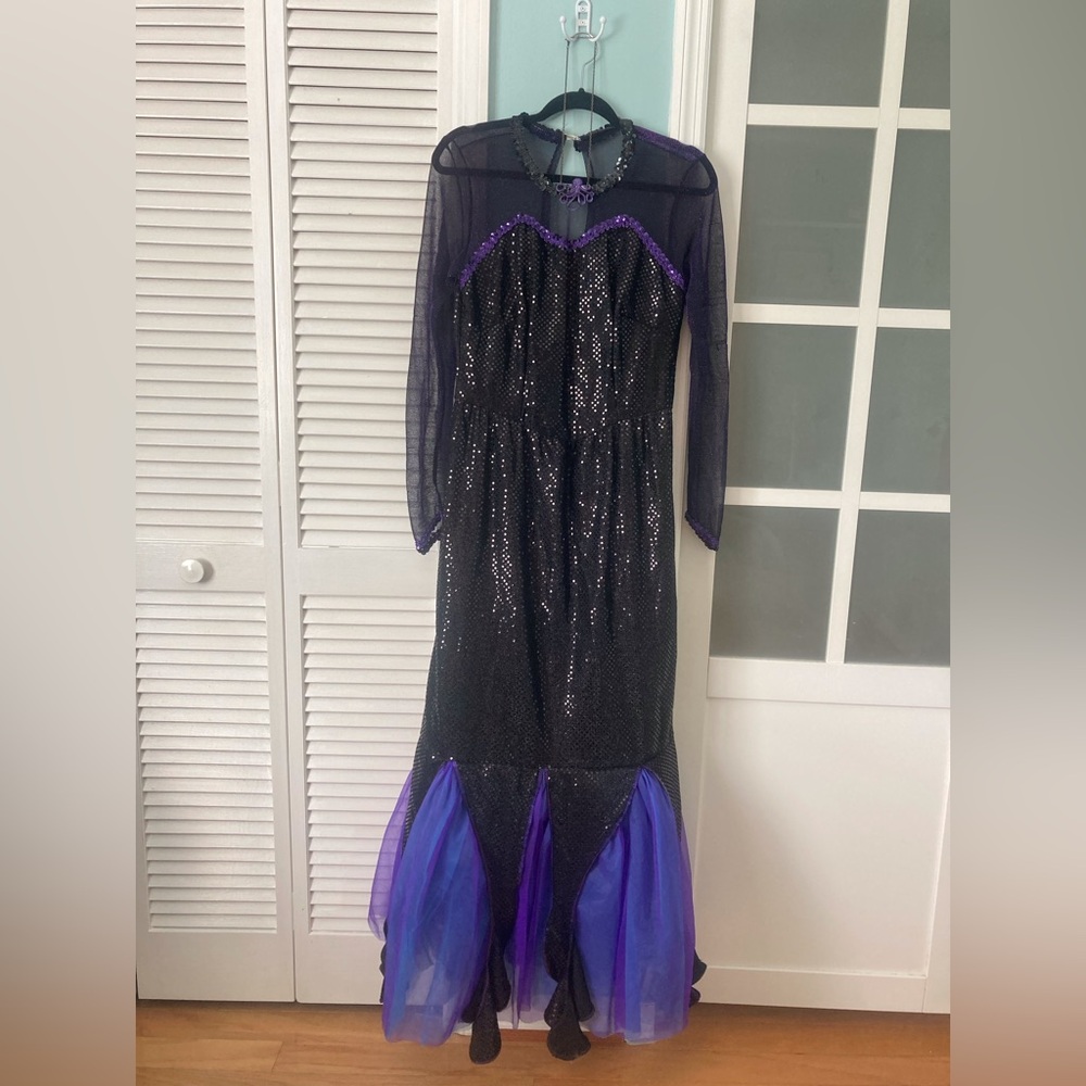 Ursula Adult Halloween Costume (Disney brand)